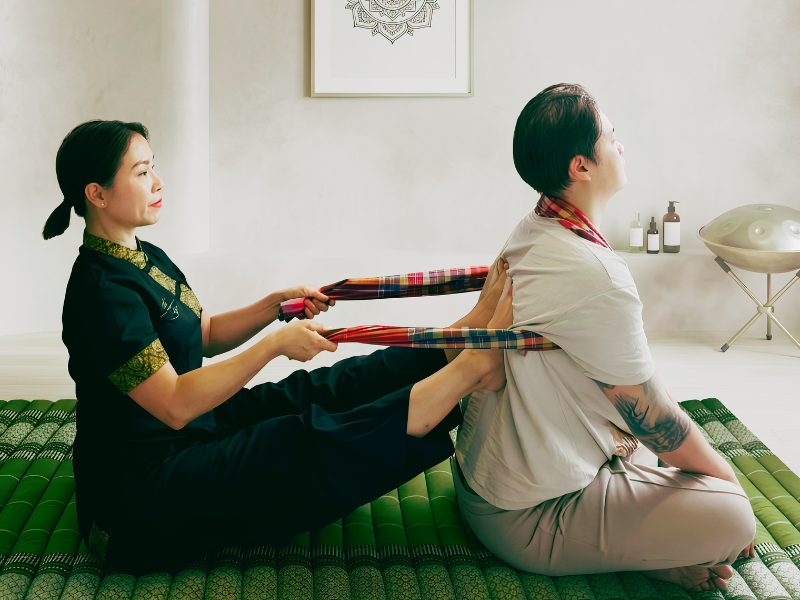 Pa Khaw Ma - Floor Thai Cloth Stretch Therapy Course London Img